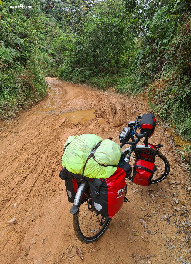 Co si vziat na bikepacking do exotiky PRO CYCLING (2)