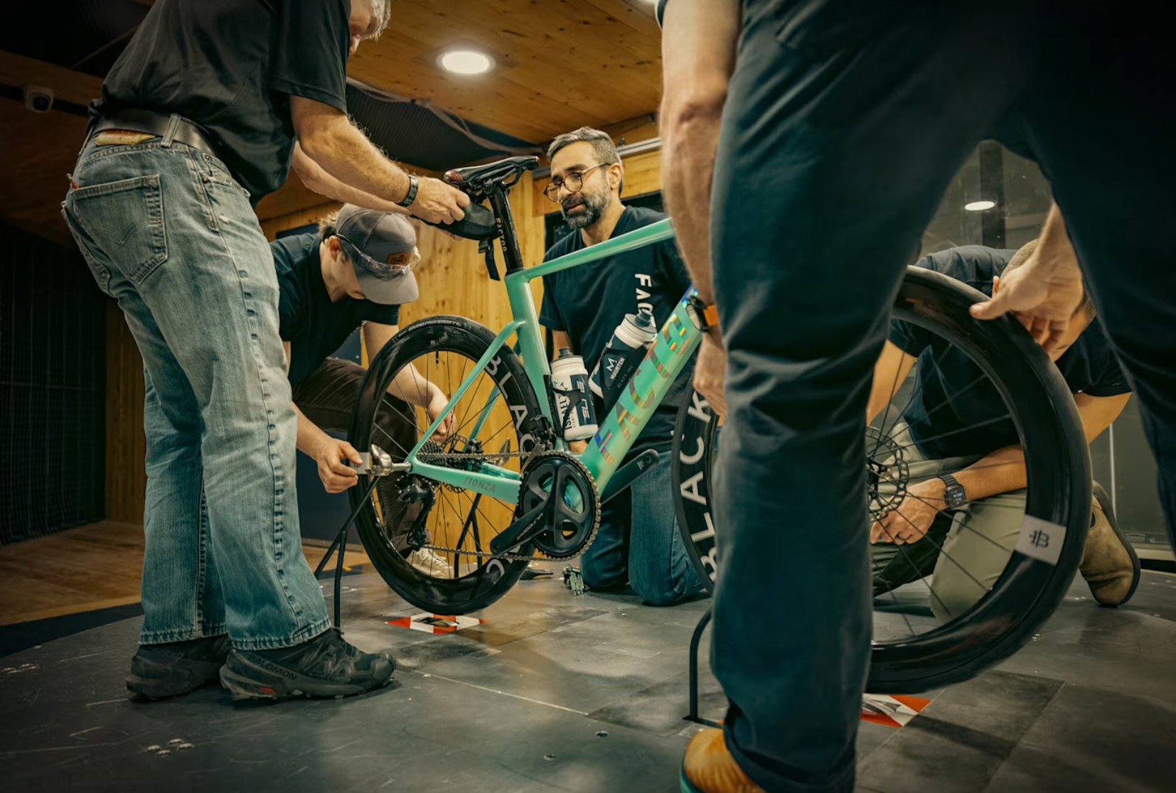 Factor monza cestny bicykel vyvoj