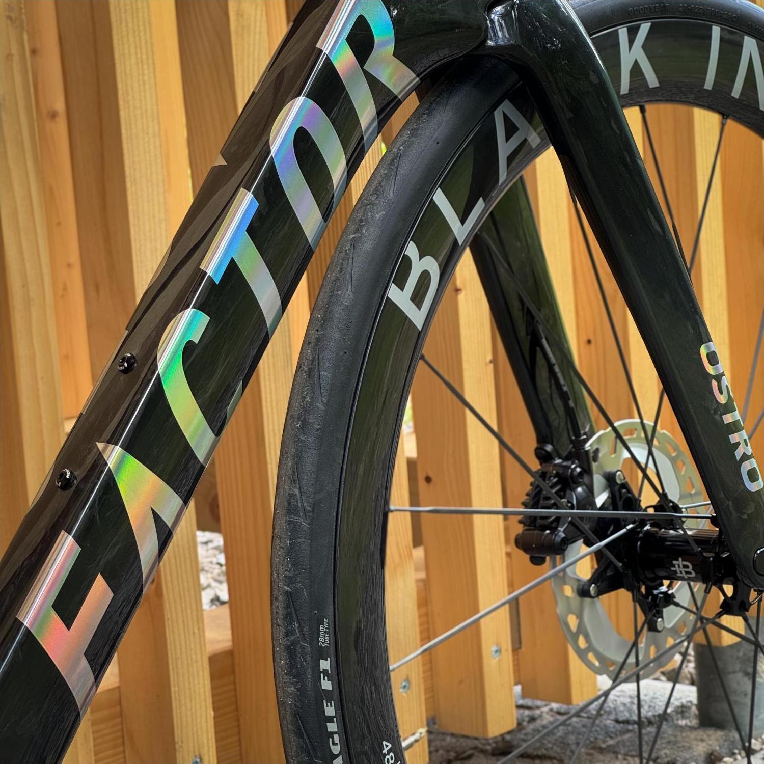 Factor premiove cestne bicykle jedinecnej kvality 4