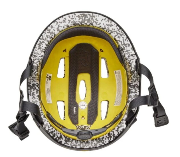 Fox flight pro solid prilba na freestyle 4