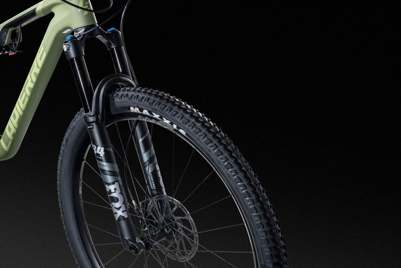 XRM%207 9%20C1%20 %20Lapierre%20MY24%20 %20View%20KF%202[1]
