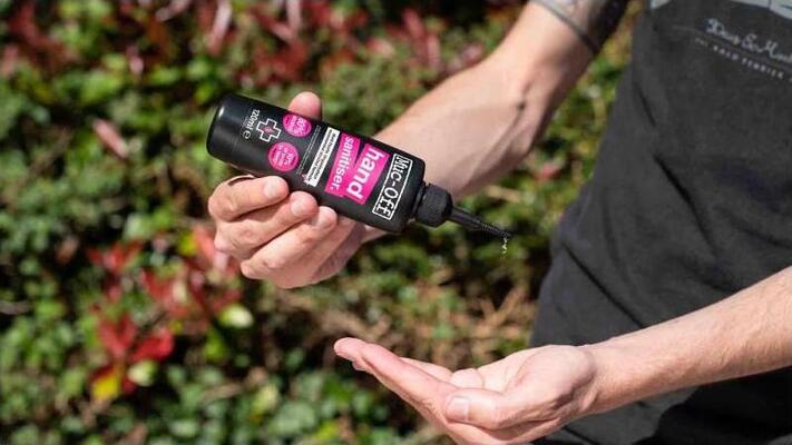 Muc-off Antibacterial Sanitising Hand Gel 120 ml Dizinfekčný gél na ruky