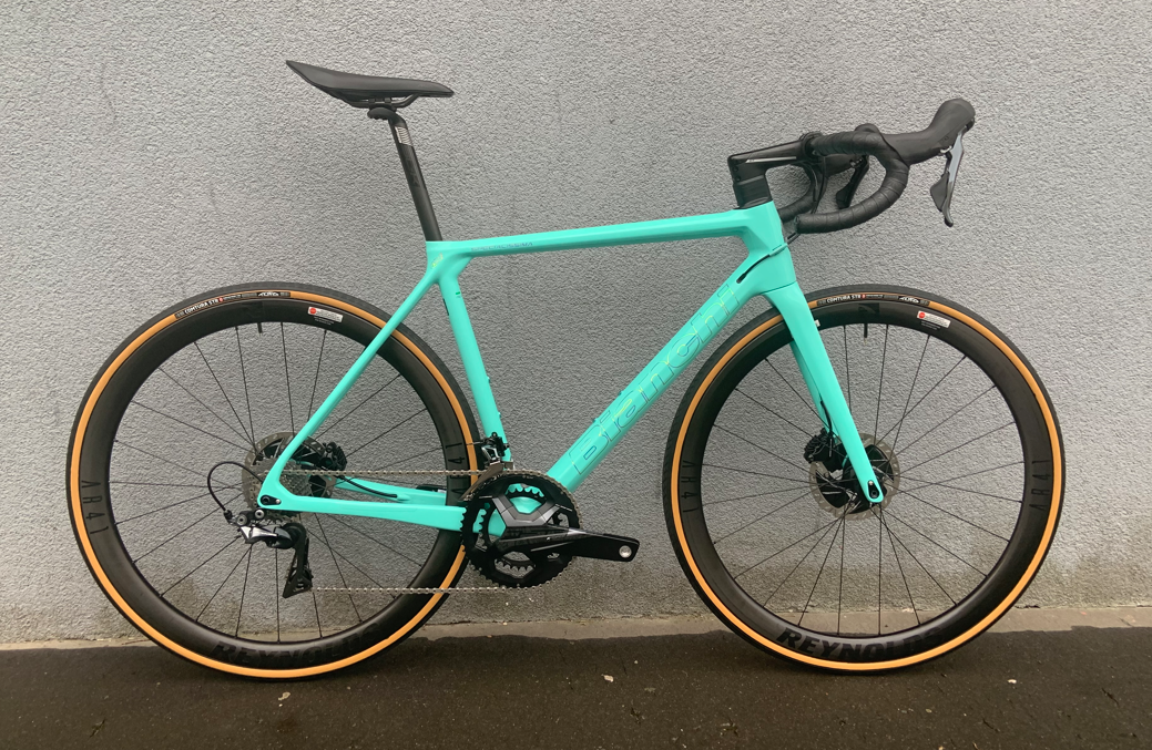 Bianchi Specialissima Disc Dura Ace 11sp Custom Custom road bike