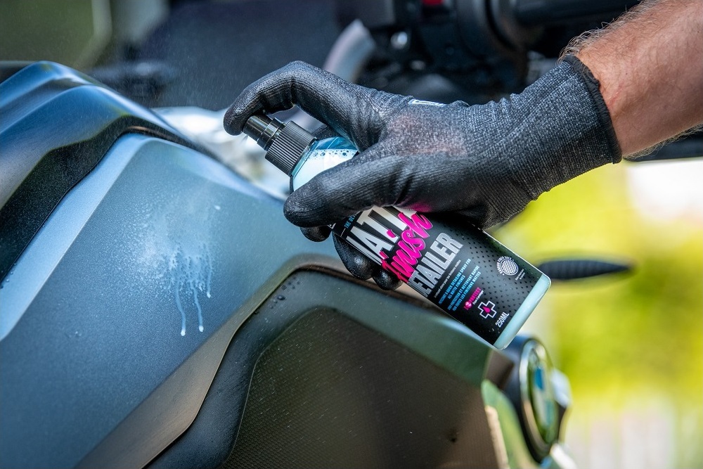 Muc-Off Matt Finish Detailer 250 ml Prípravok na dočistenie a ochranu matných povrchov