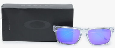 Oakley holbrook junior3
