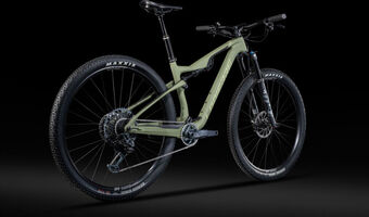 XRM%207 9%20C1%20 %20Lapierre%20MY24%20 %20View%20(2)[1]