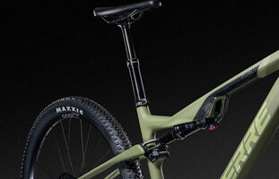 XRM%207 9%20C1%20 %20Lapierre%20MY24%20 %20View%20KF%201[1]